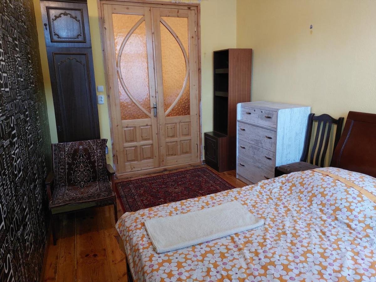 Vaniko'S Guesthouse Borjomi Esterno foto
